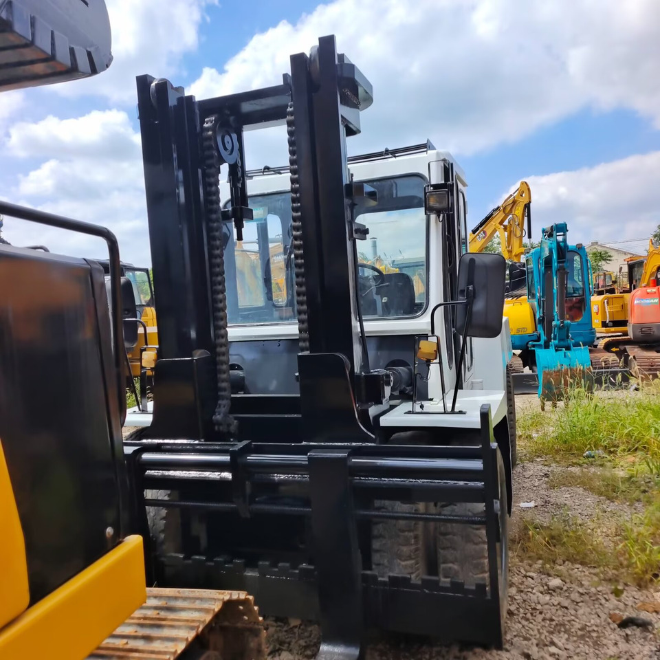 TCM FD100 10 TON - رافعة شوكية ديزل: صور 3 TCM FD100 10 TON - رافعة شوكية ديزل: صور 3