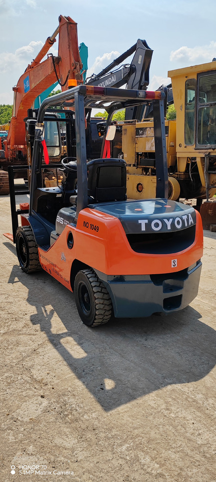 TOYOTA FD35 - رافعة شوكية ديزل: صور 4 TOYOTA FD35 - رافعة شوكية ديزل: صور 4