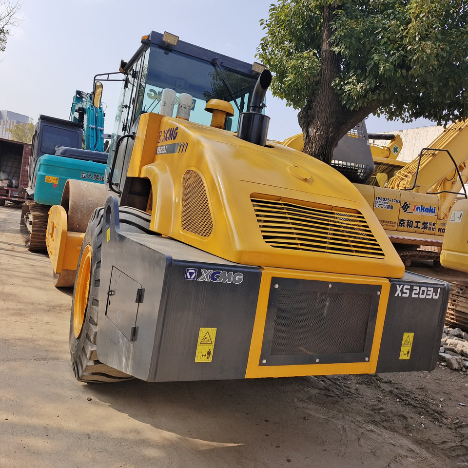 XCMG XS 203J - مدحلة الأسفلت: صور 5 XCMG XS 203J - مدحلة الأسفلت: صور 5