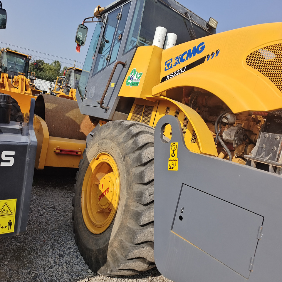 XCMG XS 223J - مدحلة الأسفلت: صور 3 XCMG XS 223J - مدحلة الأسفلت: صور 3