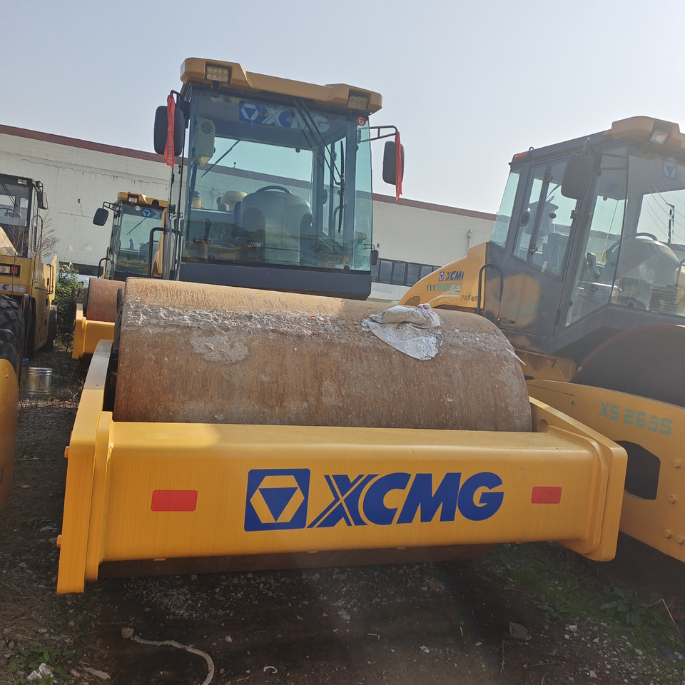 XCMG XS 223J - مدحلة الأسفلت: صور 5 XCMG XS 223J - مدحلة الأسفلت: صور 5