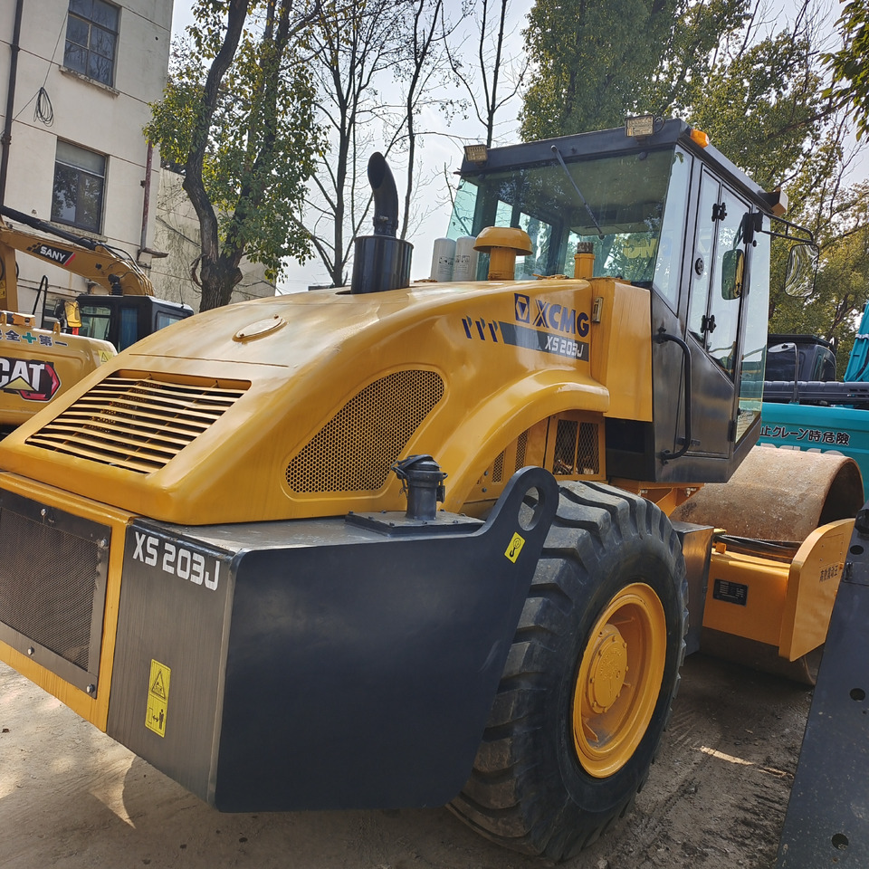 XCMG XS203J - مدحلة الأسفلت: صور 3 XCMG XS203J - مدحلة الأسفلت: صور 3