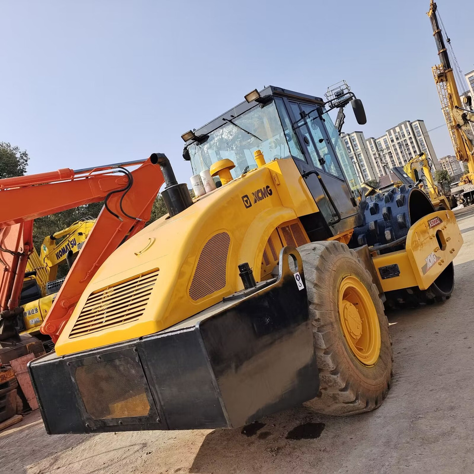 XCMG XS223J - مدحلة الأسفلت: صور 5 XCMG XS223J - مدحلة الأسفلت: صور 5