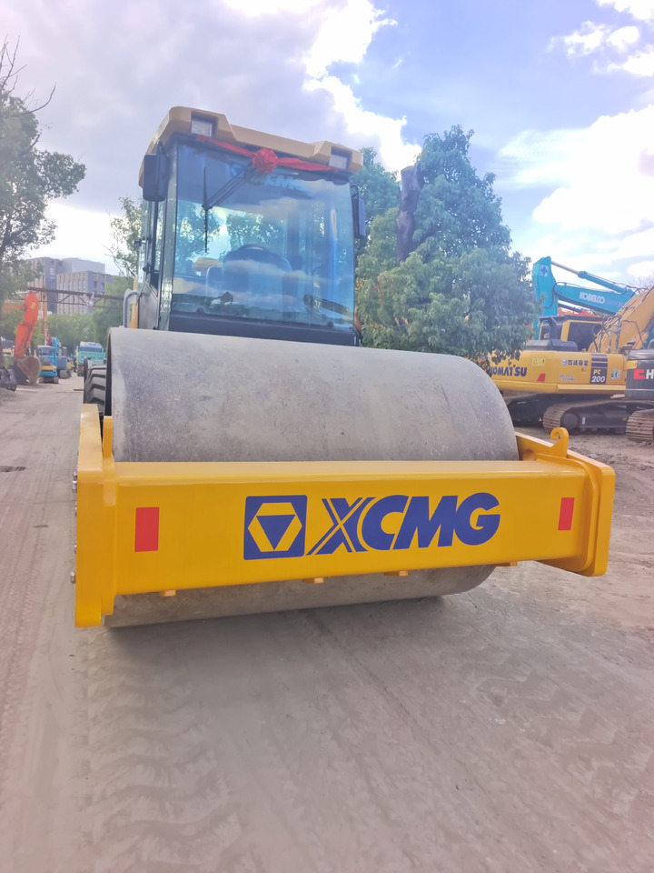 XCMG XS223J - مدحلة الأسفلت: صور 3 XCMG XS223J - مدحلة الأسفلت: صور 3