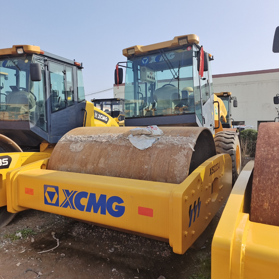 XCMG XS223J - مدحلة الأسفلت: صور 3 XCMG XS223J - مدحلة الأسفلت: صور 3