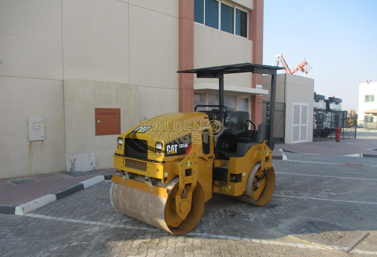 Caterpillar CB34B Double Drum Roller - مدحلة الأسفلت: صور 2 Caterpillar CB34B Double Drum Roller - مدحلة الأسفلت: صور 2