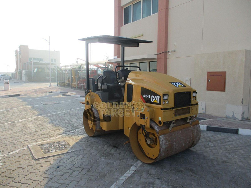 Caterpillar CB34B Tandem Roller - محدلة (زراعي): صور 1 Caterpillar CB34B Tandem Roller - محدلة (زراعي): صور 1