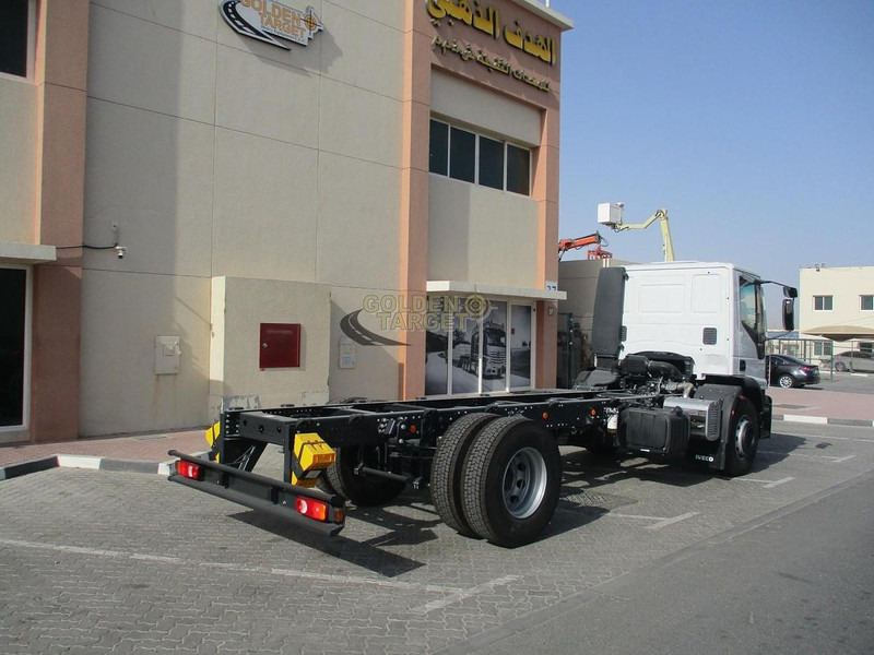 Iveco EUROCARGO 180E28 - الشاسية نصف مقطورة: صور 3 Iveco EUROCARGO 180E28 - الشاسية نصف مقطورة: صور 3