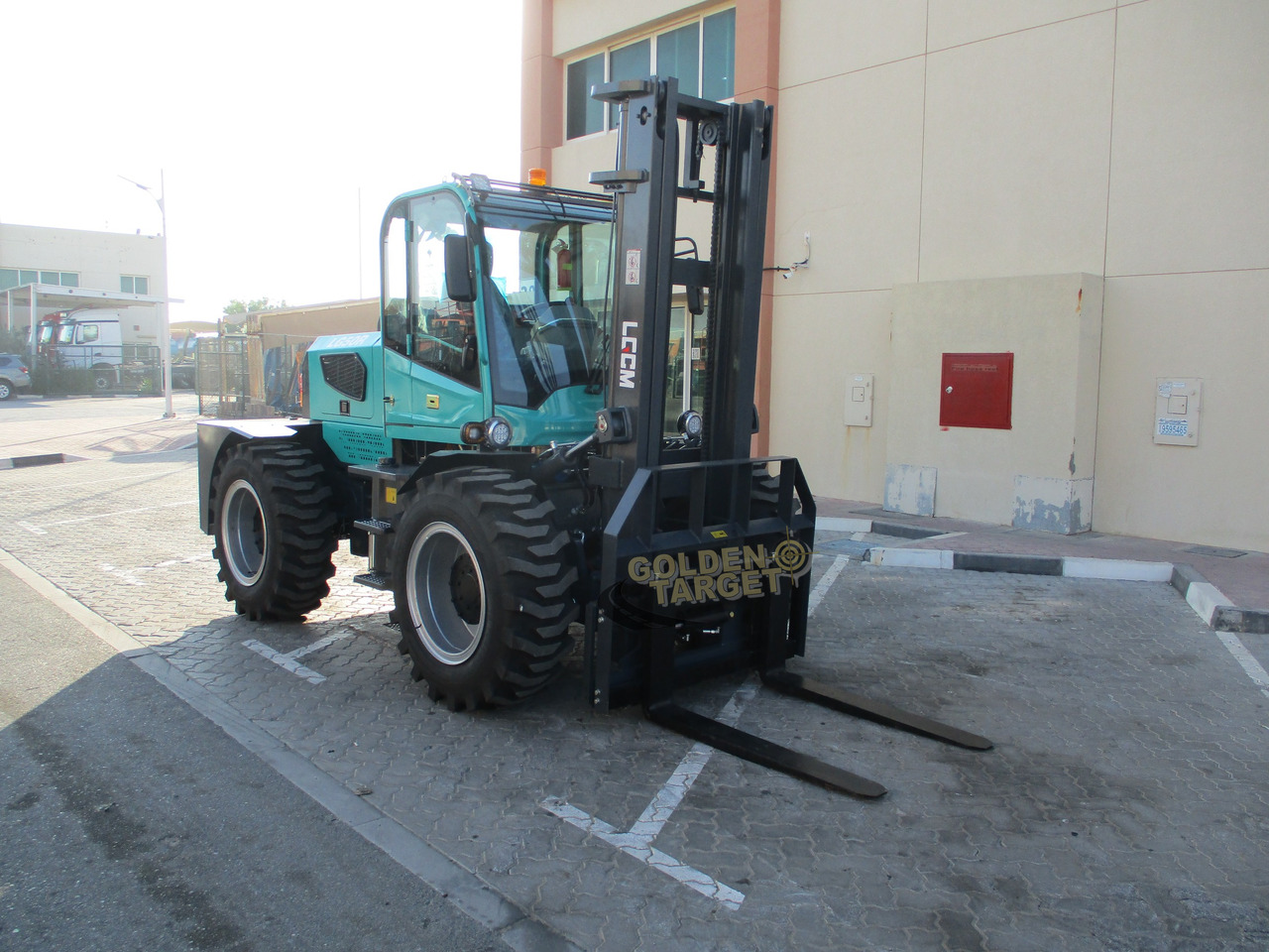 LGCM LG50R Rough Terrain Forklift - رافعة شوكية ديزل: صور 1 LGCM LG50R Rough Terrain Forklift - رافعة شوكية ديزل: صور 1