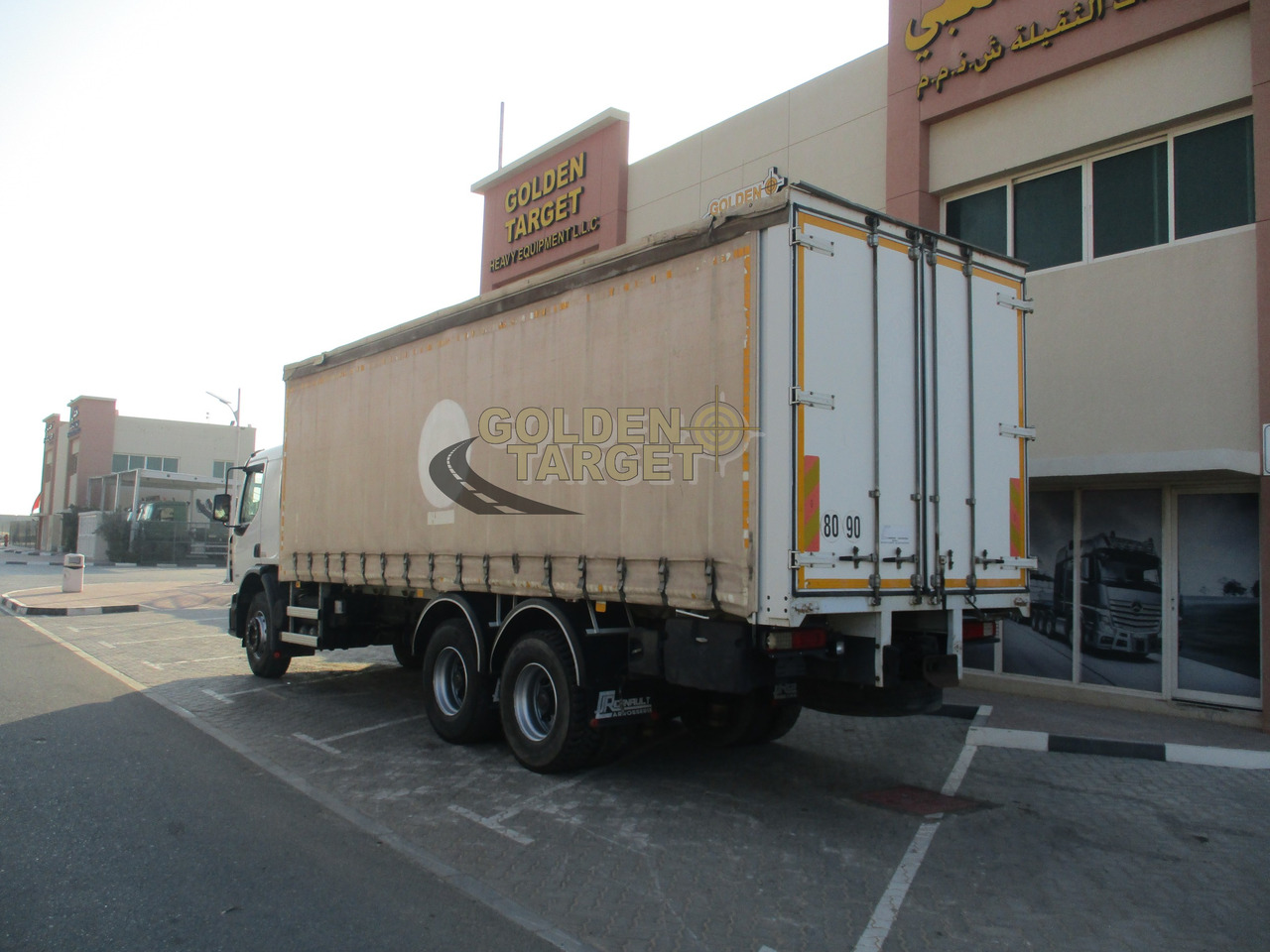 Renault KERAX 380 Curtainsider Truck - شاحنة ستارة: صور 4 Renault KERAX 380 Curtainsider Truck - شاحنة ستارة: صور 4