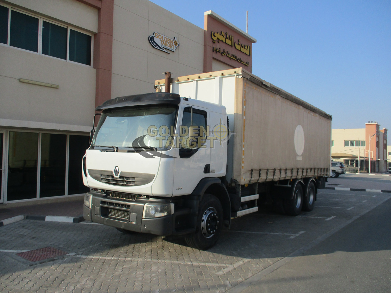 Renault KERAX 380 Curtainsider Truck - شاحنة ستارة: صور 2 Renault KERAX 380 Curtainsider Truck - شاحنة ستارة: صور 2
