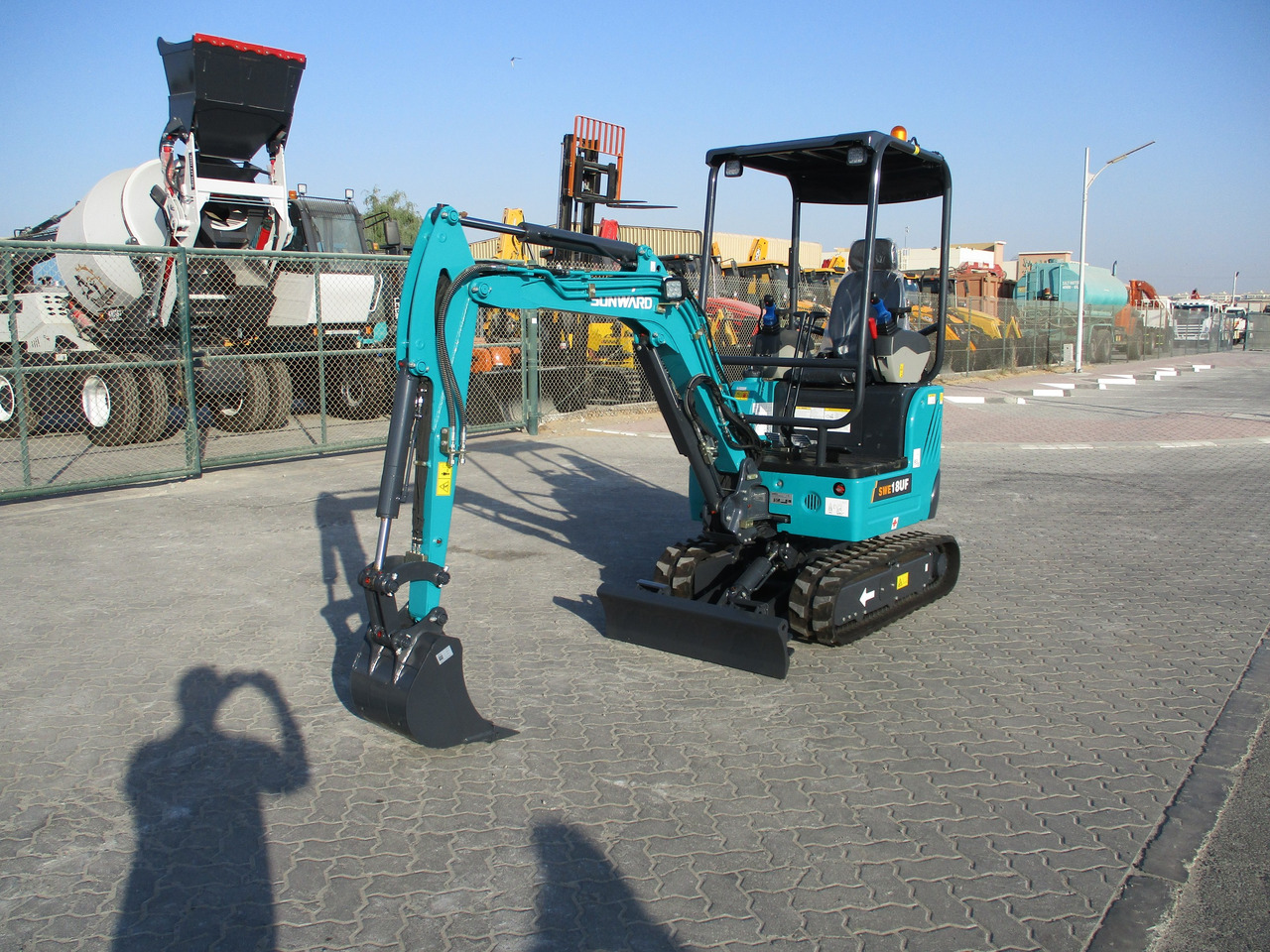 SUNWARD SWE18UF Mini Excavator - حفارة مصغرة: صور 1 SUNWARD SWE18UF Mini Excavator - حفارة مصغرة: صور 1