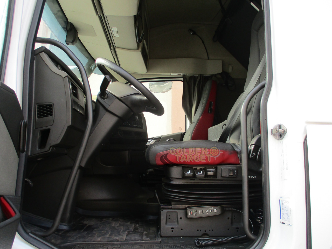 تأجير Volvo FH460 6×2 Chassis Volvo FH460 6×2 Chassis: صور 9 تأجير Volvo FH460 6×2 Chassis Volvo FH460 6×2 Chassis: صور 9