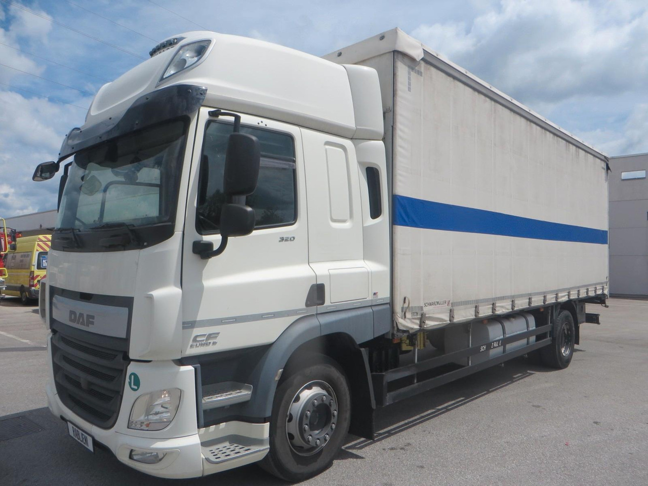 DAF CF320 4x2 18T Curtainside 7.70m - شاحنة ستارة: صور 1 DAF CF320 4x2 18T Curtainside 7.70m - شاحنة ستارة: صور 1