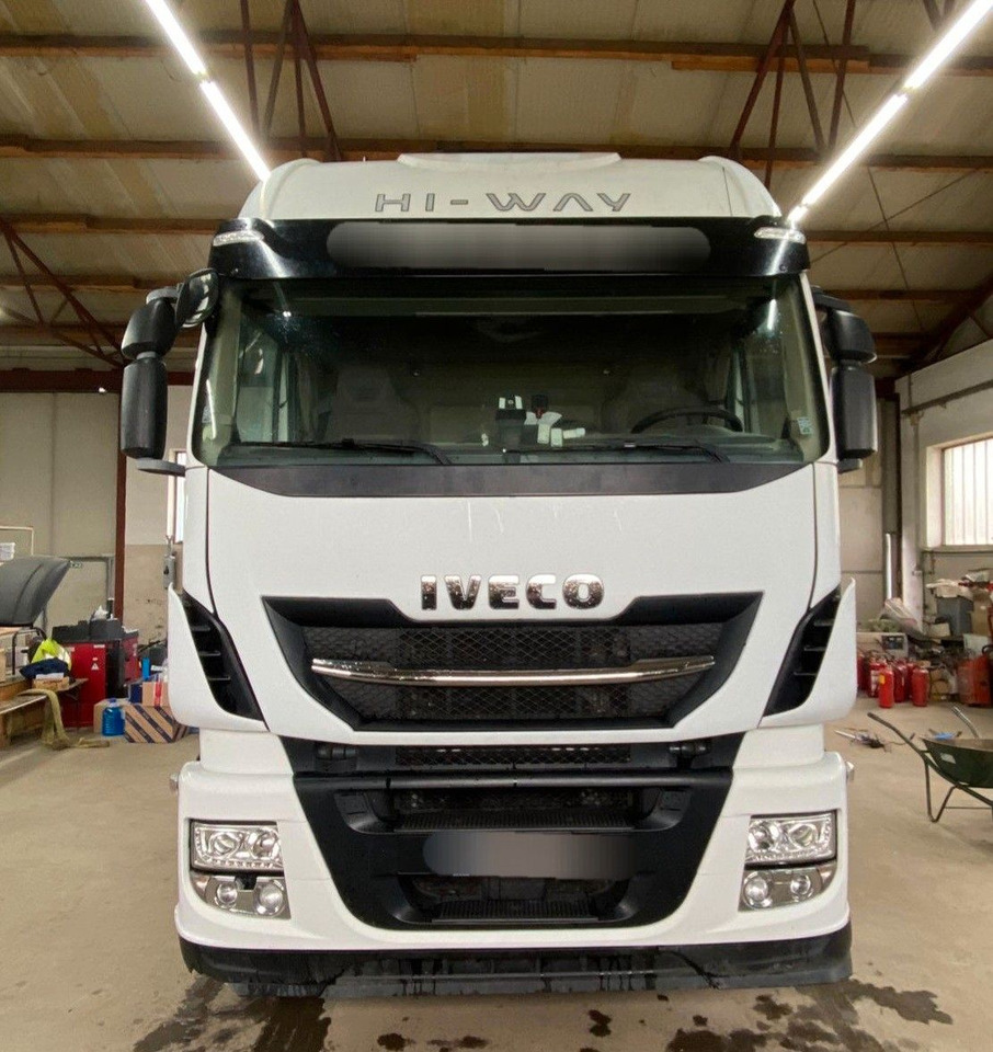 Iveco Stralis 460 Hi-Way 4x2Tractor -Tipper hydraulic - شاحنة جرار: صور 1 Iveco Stralis 460 Hi-Way 4x2Tractor -Tipper hydraulic - شاحنة جرار: صور 1