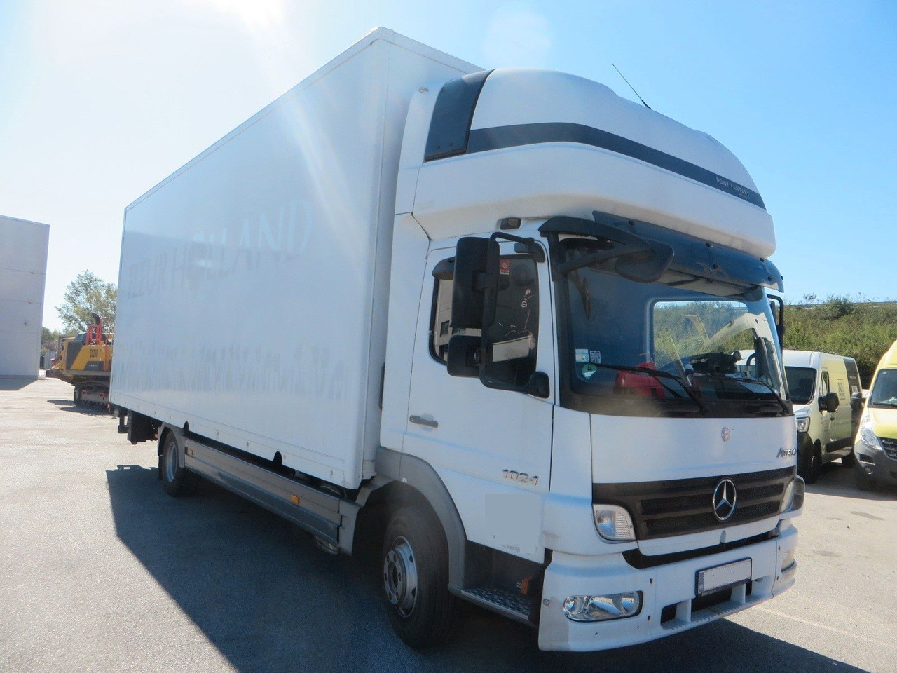 Mercedes-Benz Atego 1024 Box body with tail lift - بصندوق مغلق شاحنة: صور 2 Mercedes-Benz Atego 1024 Box body with tail lift - بصندوق مغلق شاحنة: صور 2