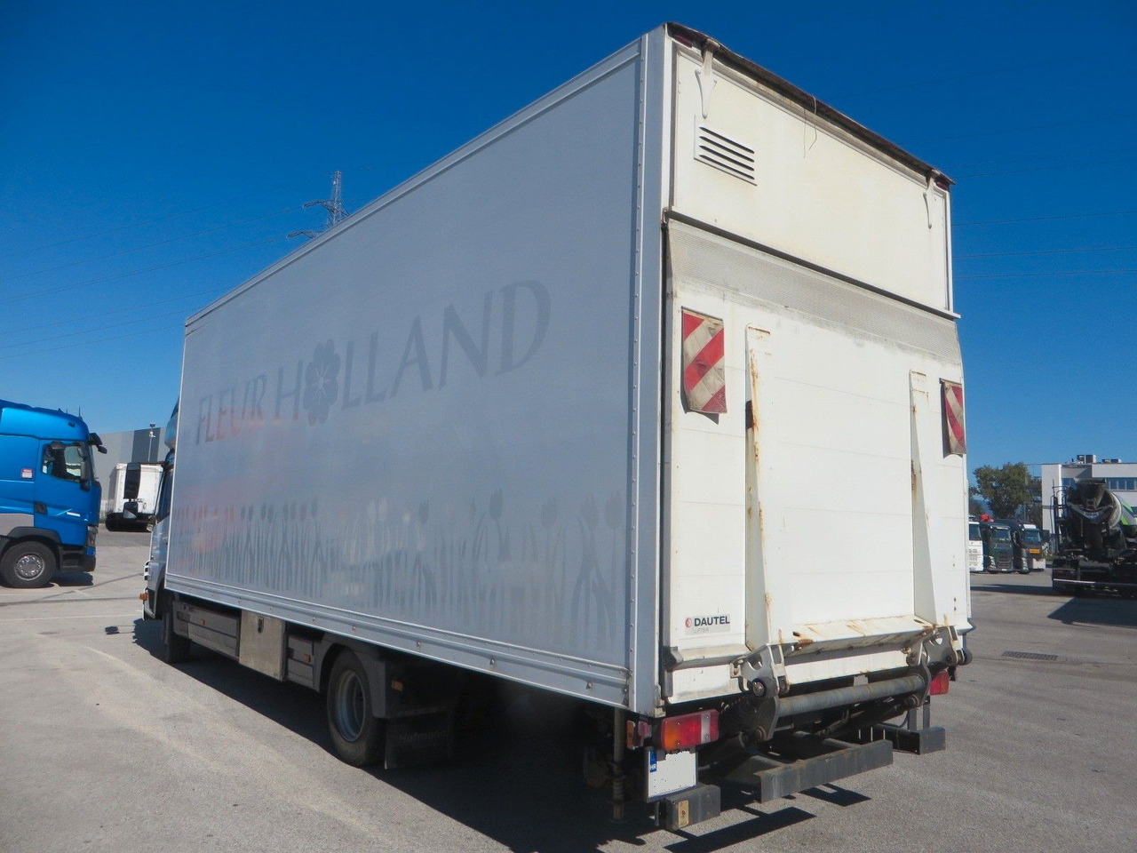 Mercedes-Benz Atego 1024 Box body with tail lift - بصندوق مغلق شاحنة: صور 4 Mercedes-Benz Atego 1024 Box body with tail lift - بصندوق مغلق شاحنة: صور 4