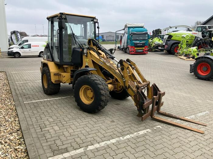 Caterpillar 906 - اللودر بعجل: صور 2 Caterpillar 906 - اللودر بعجل: صور 2