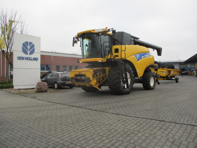 New Holland CR 9060 Elevation - حصادة شاملة: صور 4 New Holland CR 9060 Elevation - حصادة شاملة: صور 4