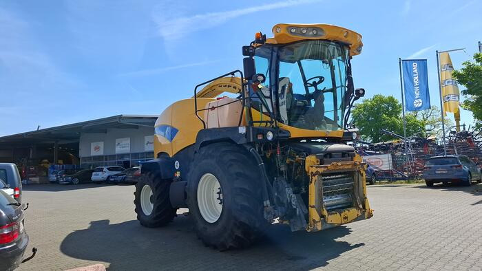 New Holland FR 9060 - حصادة الأعلاف: صور 3 New Holland FR 9060 - حصادة الأعلاف: صور 3