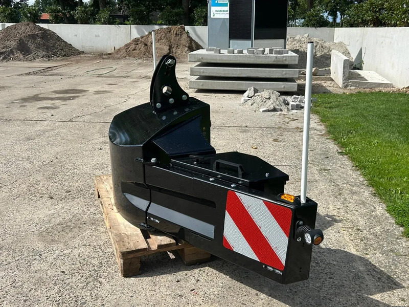 Fendt Frontbumper Frontblok Gewicht NIEUW - جرار: صور 5 Fendt Frontbumper Frontblok Gewicht NIEUW - جرار: صور 5