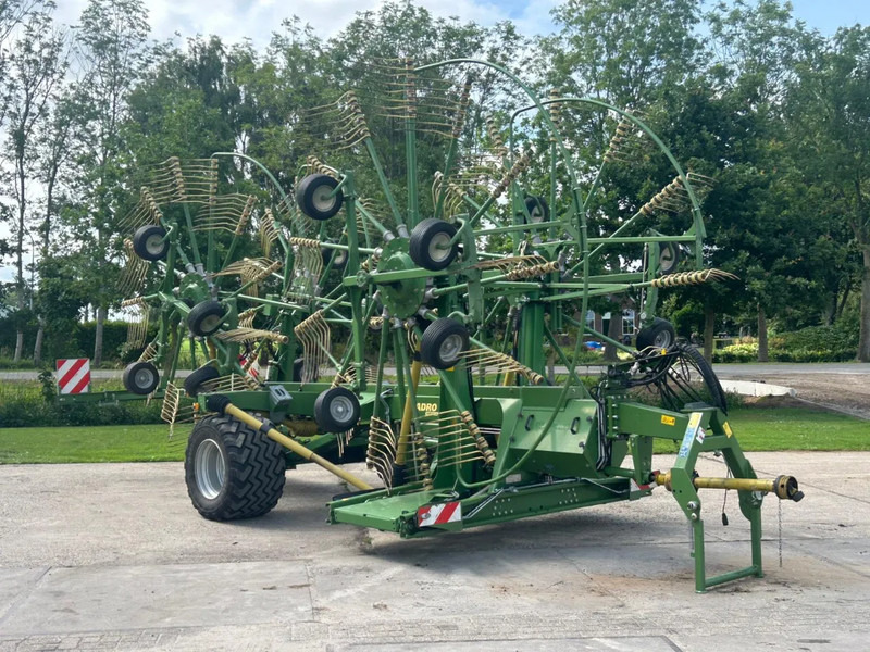 Krone Swadro 1400 Plus 4 Rotorhark Zwiller - لمّامَة القش: صور 1 Krone Swadro 1400 Plus 4 Rotorhark Zwiller - لمّامَة القش: صور 1