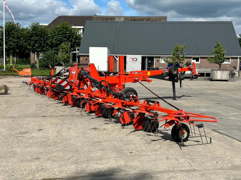 Kuhn GF 13012 Schudder getrokken - لمّامَة القش: صور 2 Kuhn GF 13012 Schudder getrokken - لمّامَة القش: صور 2