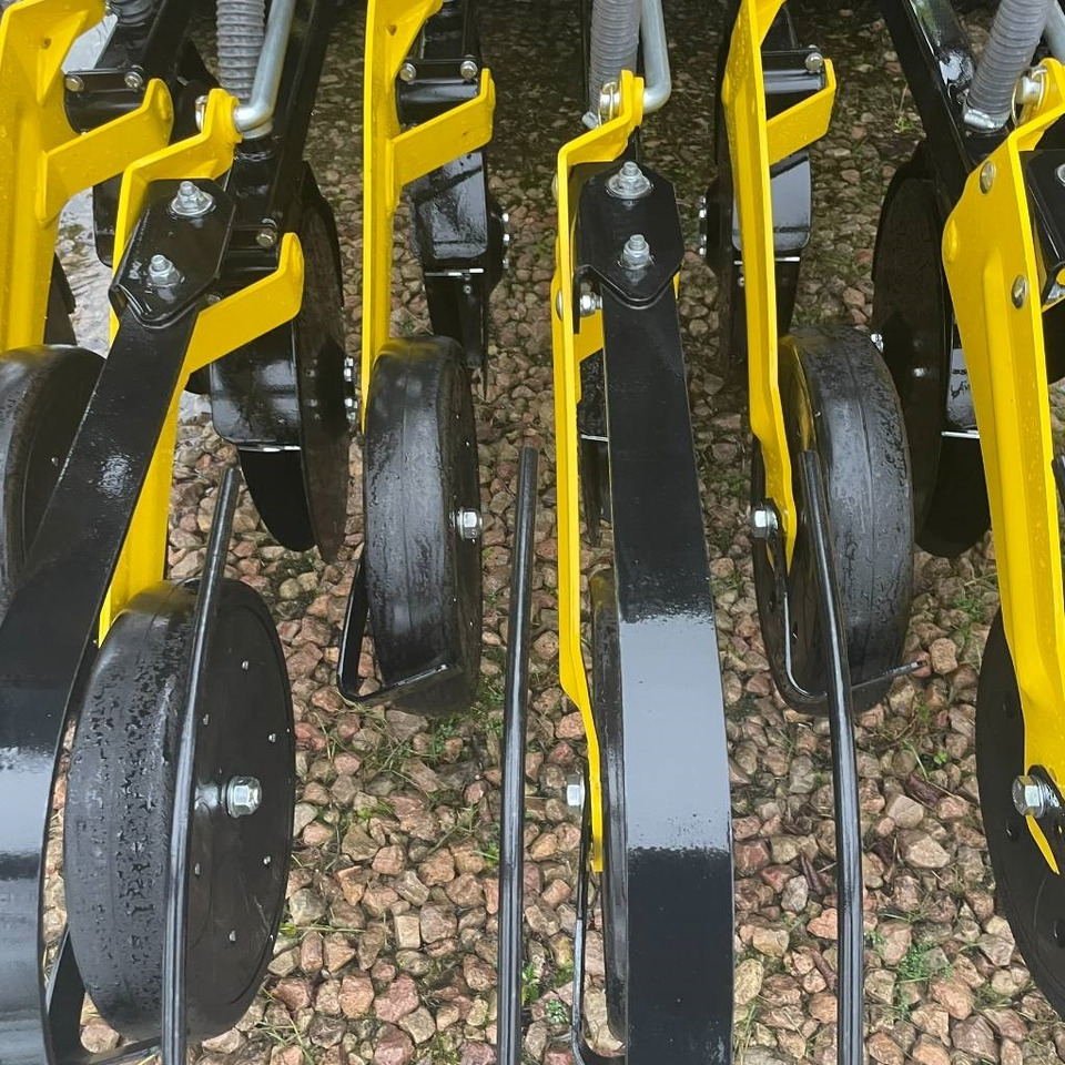 Bednar CORSA CN 6000 - معدات بذار: صور 4 Bednar CORSA CN 6000 - معدات بذار: صور 4