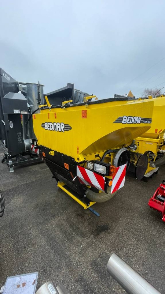 Bednar FERTI-BOX FB 2000 F - معدات بذار: صور 1 Bednar FERTI-BOX FB 2000 F - معدات بذار: صور 1