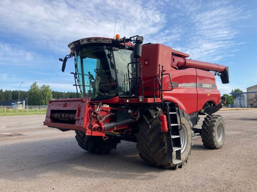 Case IH 7230 - حصادة شاملة: صور 1 Case IH 7230 - حصادة شاملة: صور 1