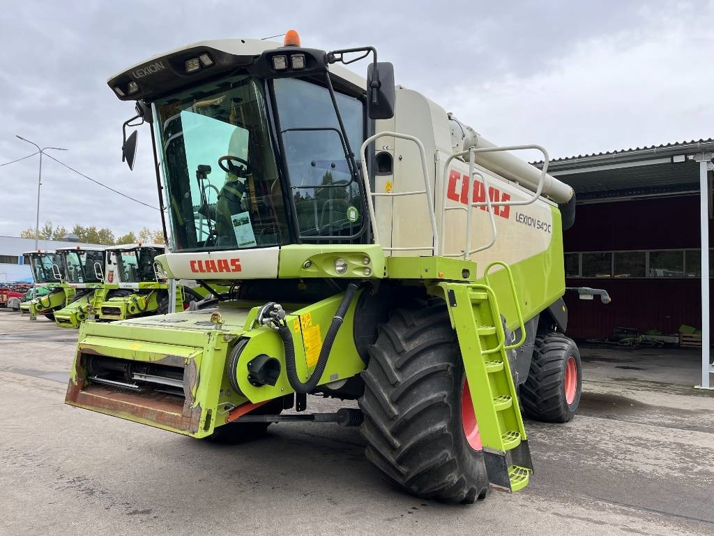 Claas Lexion 540 C - حصادة شاملة: صور 3 Claas Lexion 540 C - حصادة شاملة: صور 3