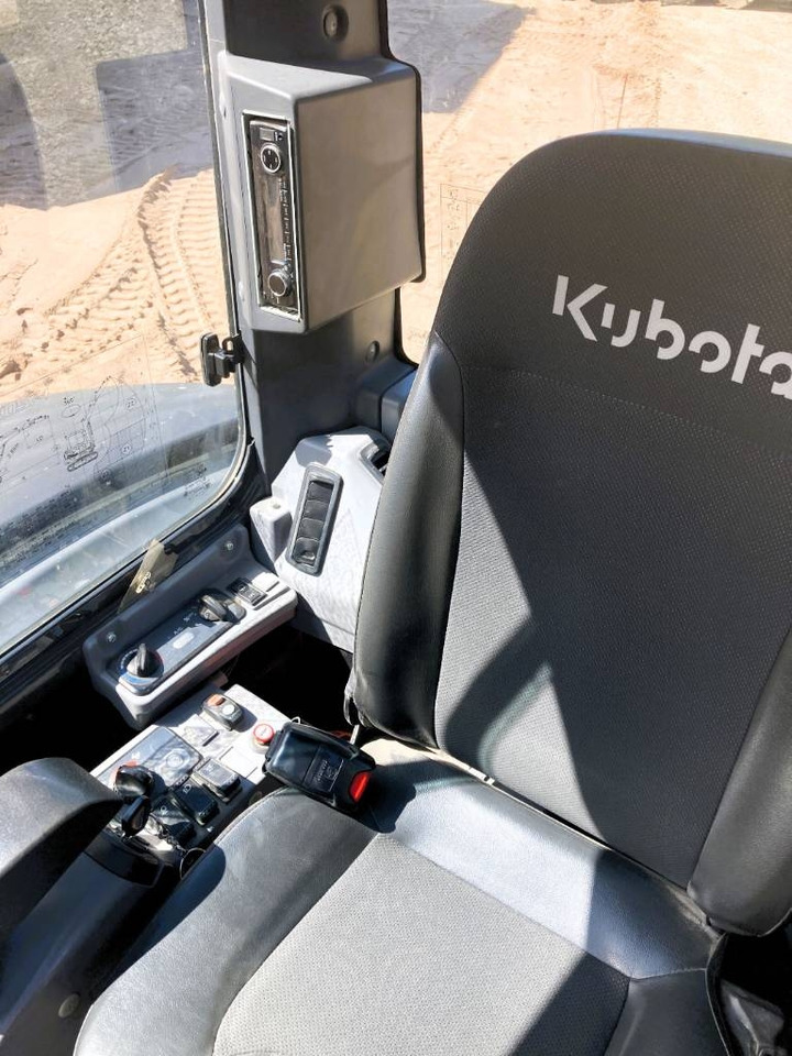 Kubota KX 057-4 - حفارة مصغرة: صور 5 Kubota KX 057-4 - حفارة مصغرة: صور 5