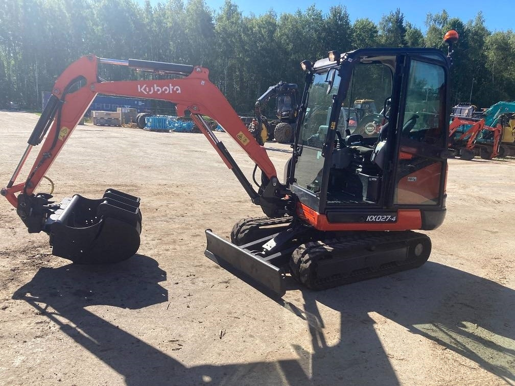 Kubota KX027-4 - حفارة مصغرة: صور 2 Kubota KX027-4 - حفارة مصغرة: صور 2