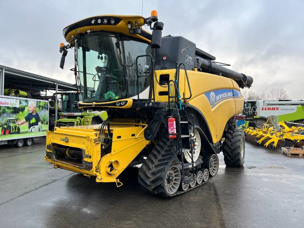 New Holland CR 9.90 - حصادة شاملة: صور 1 New Holland CR 9.90 - حصادة شاملة: صور 1