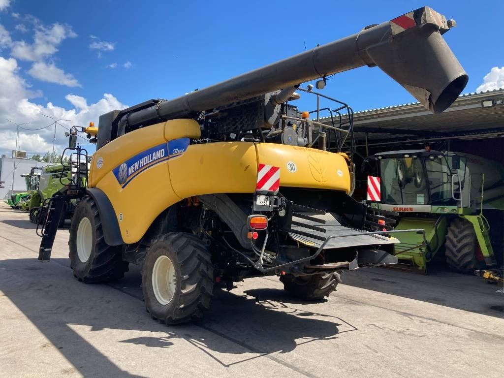 New Holland CR 9090 - حصادة شاملة: صور 5 New Holland CR 9090 - حصادة شاملة: صور 5