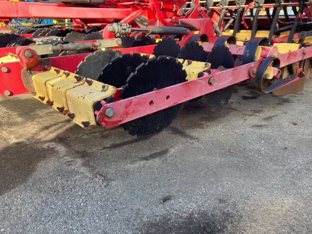Vaderstad Rapid 400C - الة بذر: صور 2 Vaderstad Rapid 400C - الة بذر: صور 2