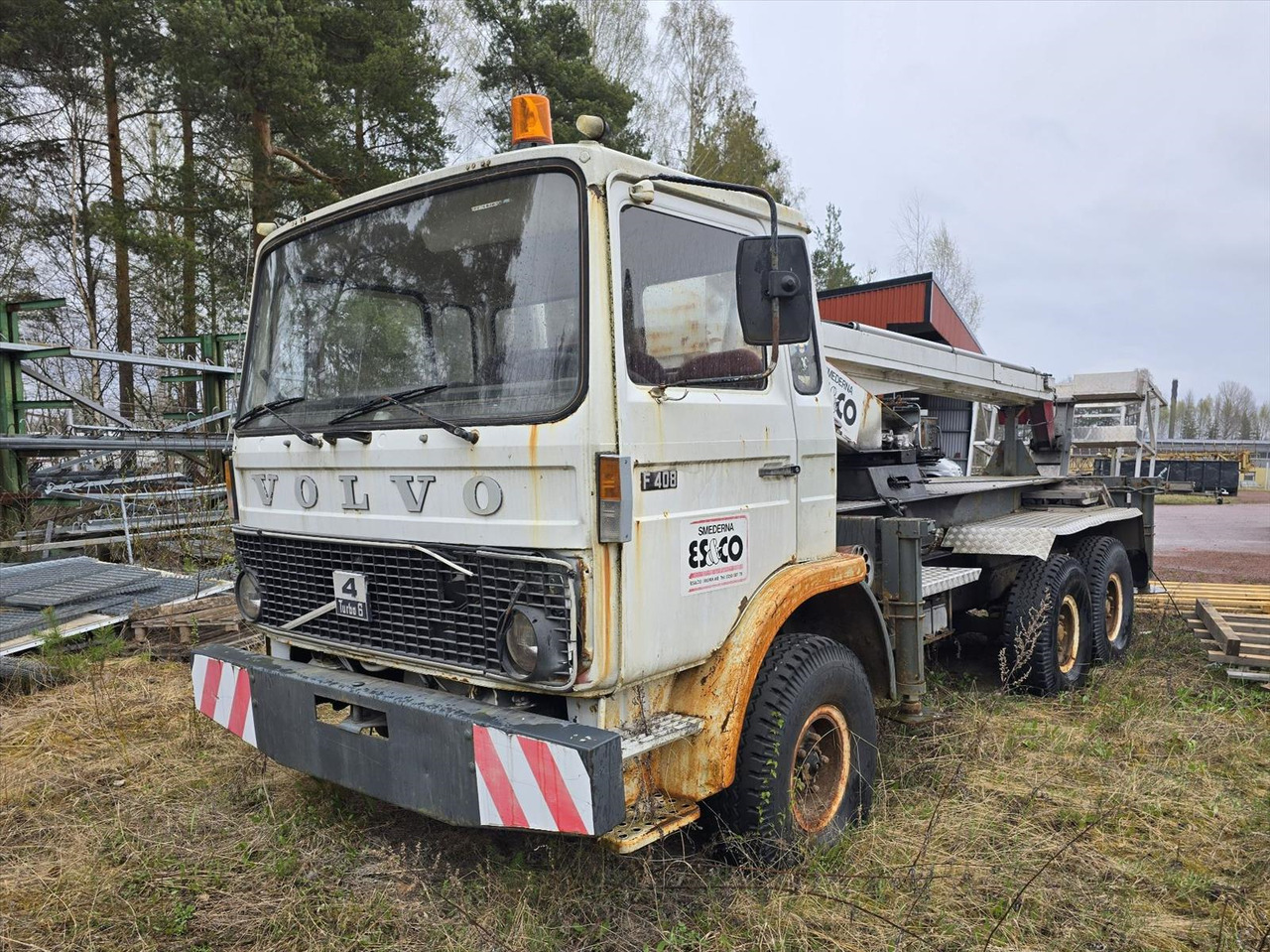 مصاعد الازدهار محمولة على شاحنة Lastbil med skyllift | Volvo F408 | 1985  Mätarställning (km): 348758: صور 1
