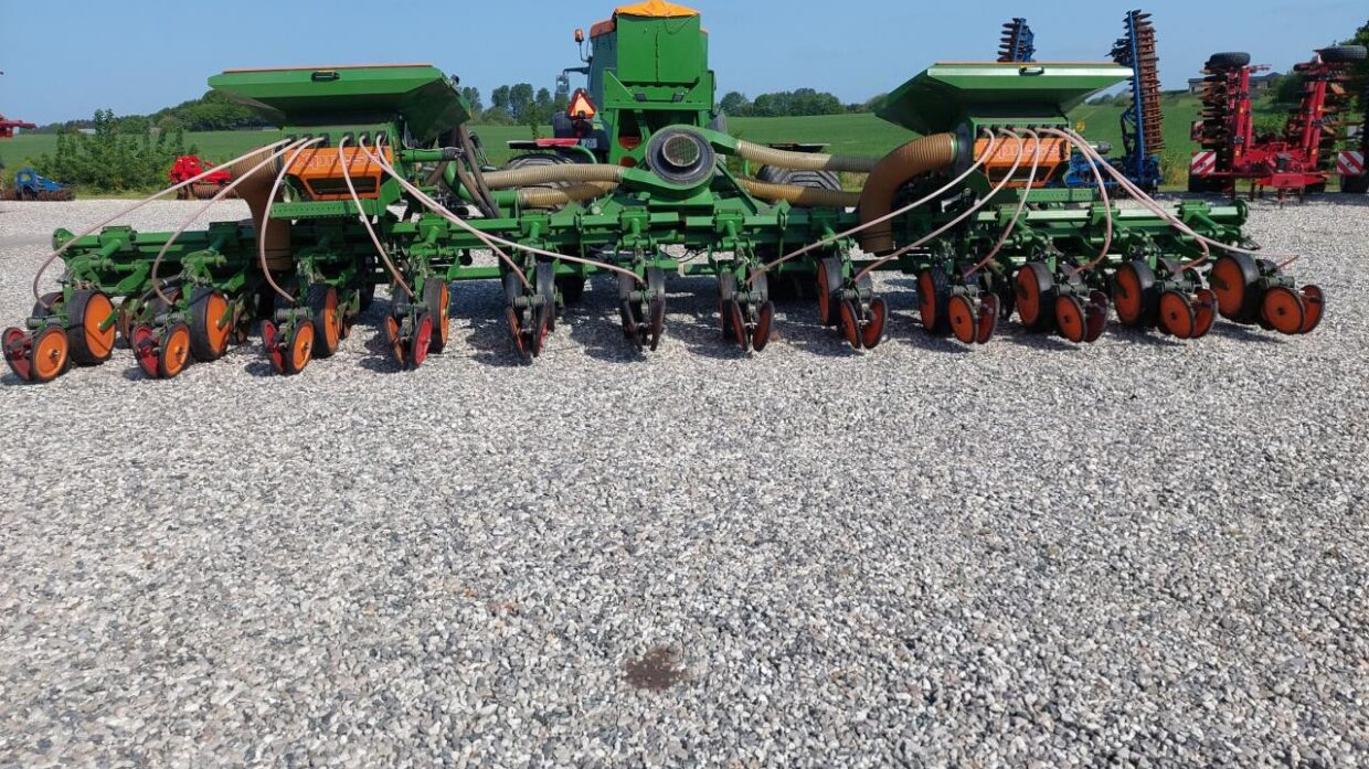 Amazone EDX 9000-T - 12 rækket - وضع البذور فى خطوط: صور 4 Amazone EDX 9000-T - 12 rækket - وضع البذور فى خطوط: صور 4