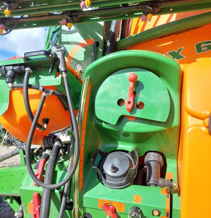 آلة الرش المقطورة Amazone UX 6200 Super 36-24m med GPS: صور 11 آلة الرش المقطورة Amazone UX 6200 Super 36-24m med GPS: صور 11