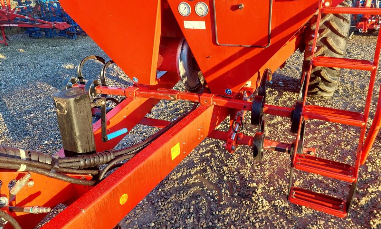 Horsch Maestro 12 SW - وضع البذور فى خطوط: صور 4 Horsch Maestro 12 SW - وضع البذور فى خطوط: صور 4