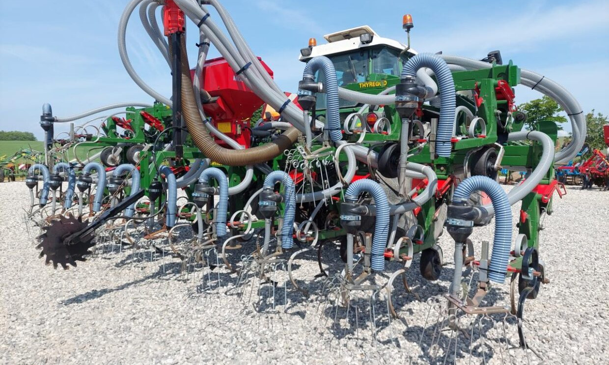 Thyregod TRV 12 med frø-/gødning-udstyr - الآلات والماكينات الزراعية: صور 2 Thyregod TRV 12 med frø-/gødning-udstyr - الآلات والماكينات الزراعية: صور 2