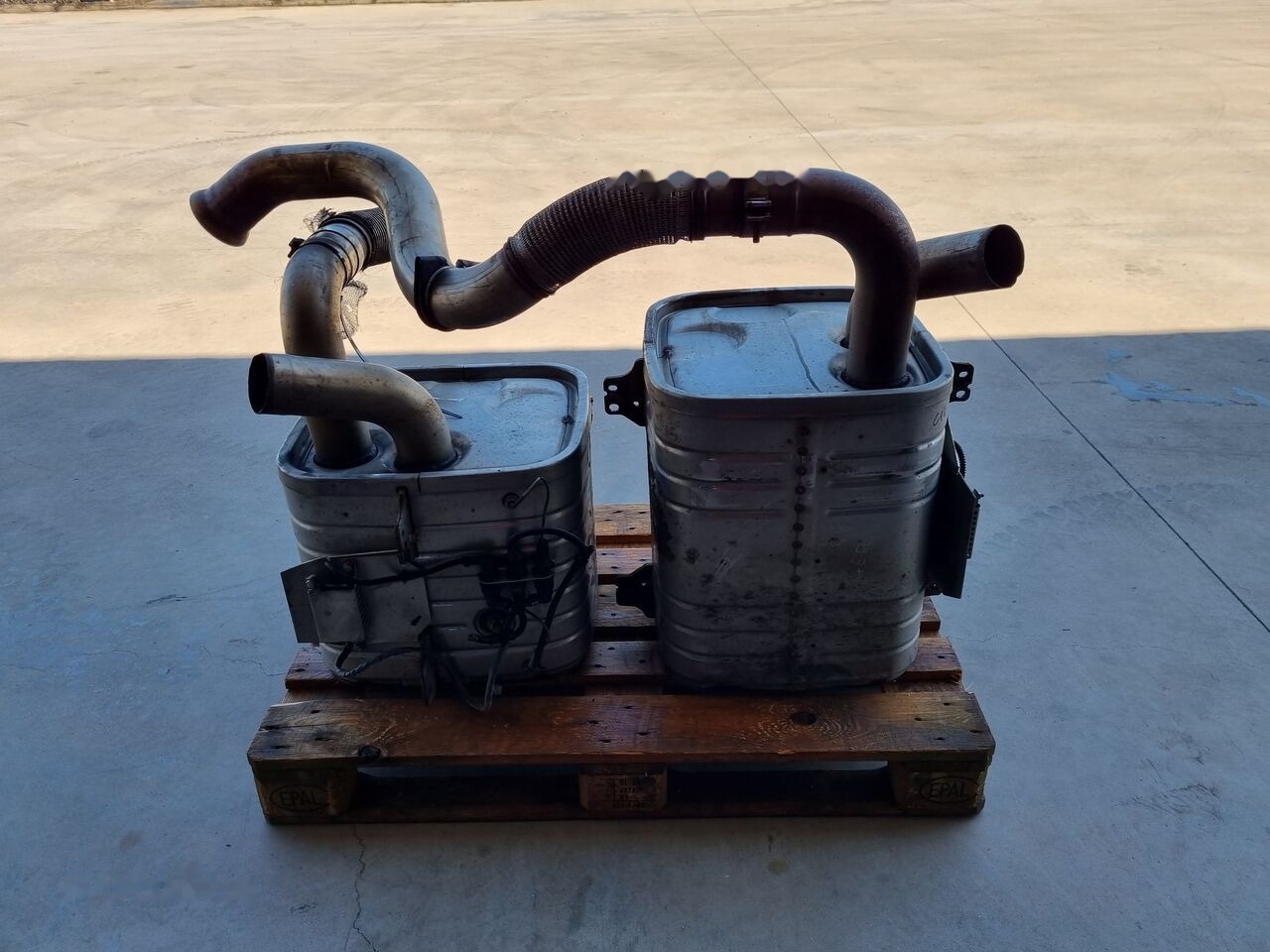 Eberspächer ATEGO 2 Mercedes-Benz ATEGO 2 - محول حفزي - شاحنة: صور 3 Eberspächer ATEGO 2 Mercedes-Benz ATEGO 2 - محول حفزي - شاحنة: صور 3