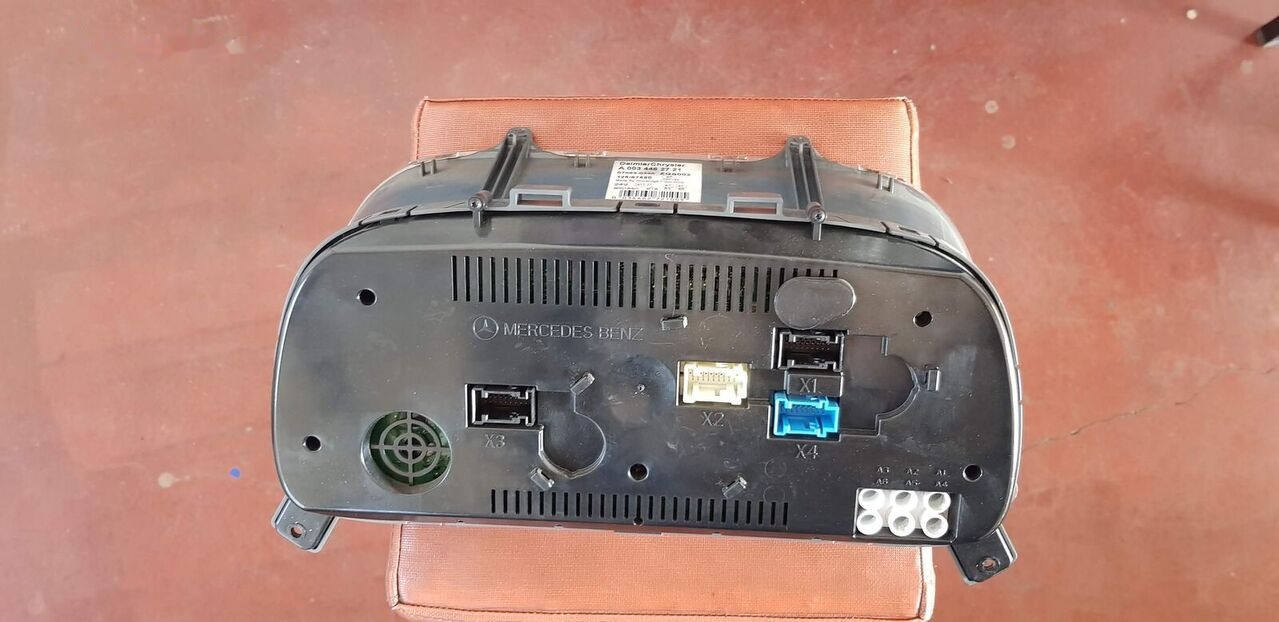 لوحة القيادة - شاحنة Mercedes-Benz ATEGO: صور 7