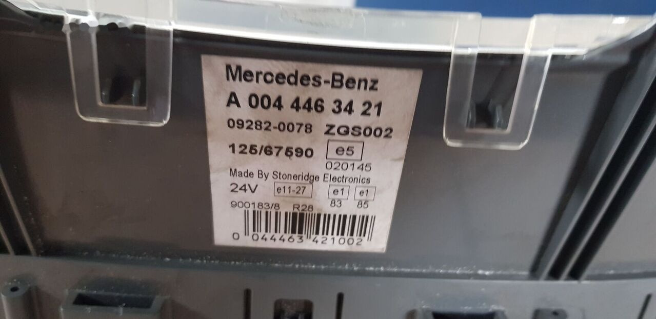 لوحة القيادة - شاحنة Mercedes-Benz ATEGO: صور 10