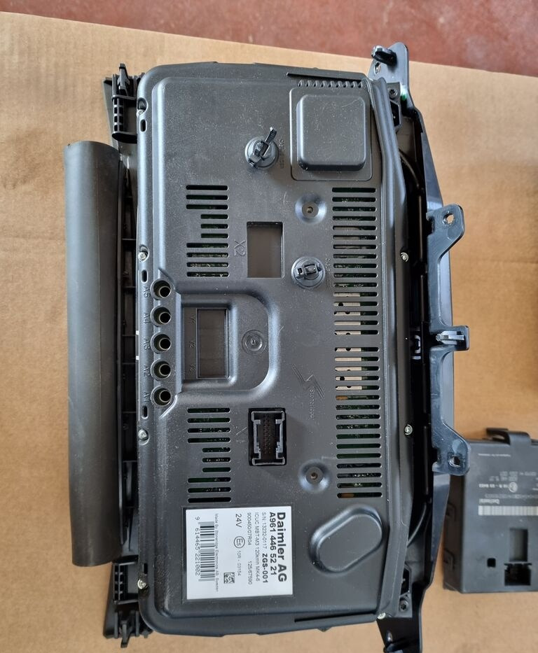 Mercedes-Benz GRUNDMODUL ACTROS MP4 A0014465158 Mercedes-Benz ACTROS MP4 EURO 6 - مصهر - شاحنة: صور 3 Mercedes-Benz GRUNDMODUL ACTROS MP4 A0014465158 Mercedes-Benz ACTROS MP4 EURO 6 - مصهر - شاحنة: صور 3