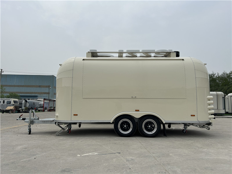 European Food Truck Pizza Food Truck, Smash Burger Foodtruck - عربة الطعام: صور 4 European Food Truck Pizza Food Truck, Smash Burger Foodtruck - عربة الطعام: صور 4