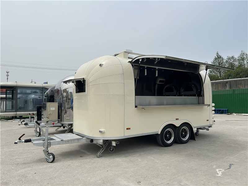 European Food Truck Pizza Food Truck, Smash Burger Foodtruck - عربة الطعام: صور 2 European Food Truck Pizza Food Truck, Smash Burger Foodtruck - عربة الطعام: صور 2
