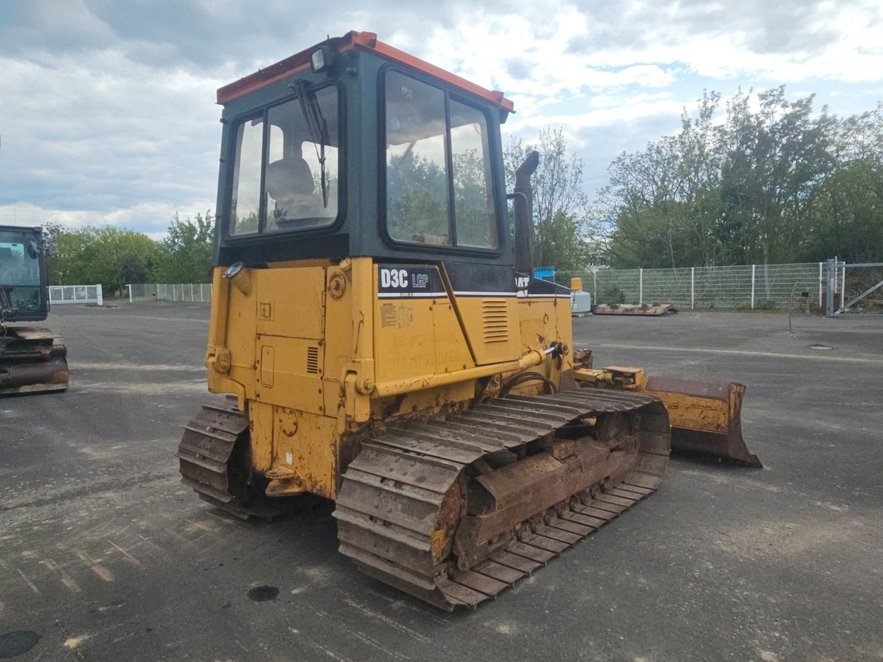 CAT D3C Raupe - بلدوزر: صور 3 CAT D3C Raupe - بلدوزر: صور 3