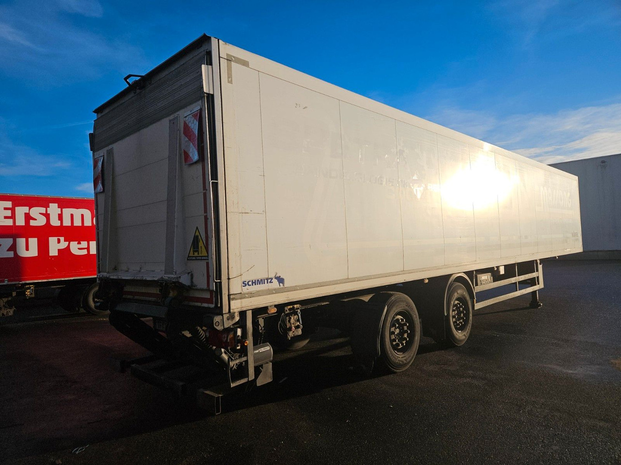 Schmitz Cargobull SKO 20 mit LBW ohne Kühlaggregat - بصندوق مغلق نصف مقطورة: صور 2 Schmitz Cargobull SKO 20 mit LBW ohne Kühlaggregat - بصندوق مغلق نصف مقطورة: صور 2