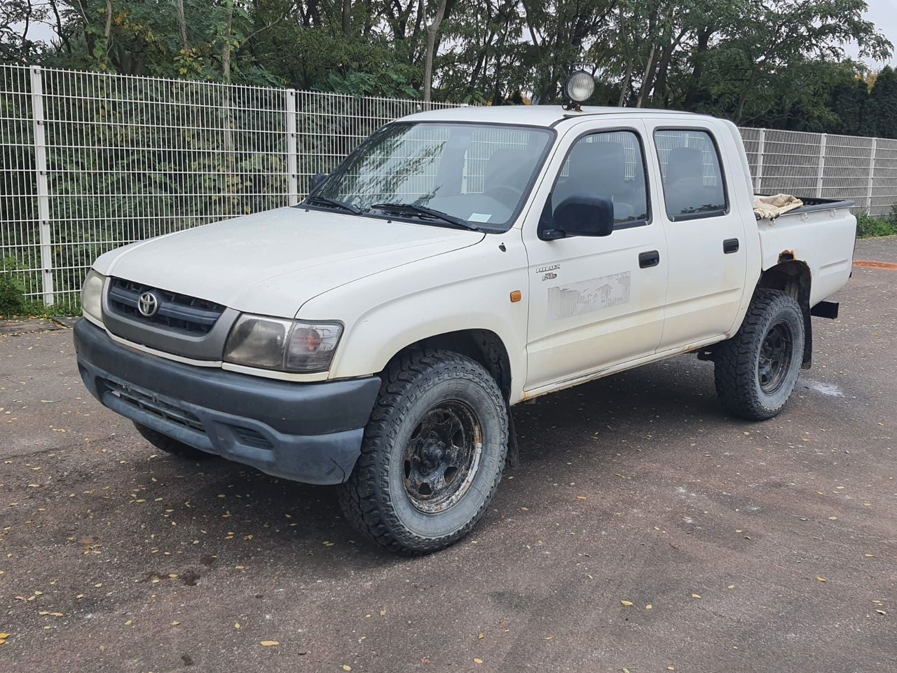 Toyota Hilux Double Cab 4x4 - سيارة دفع رباعي: صور 2 Toyota Hilux Double Cab 4x4 - سيارة دفع رباعي: صور 2